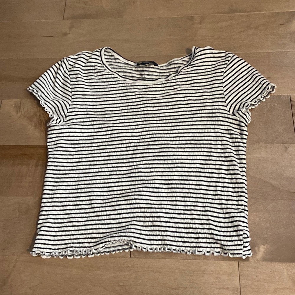American Eagle striped baby lettuce tee